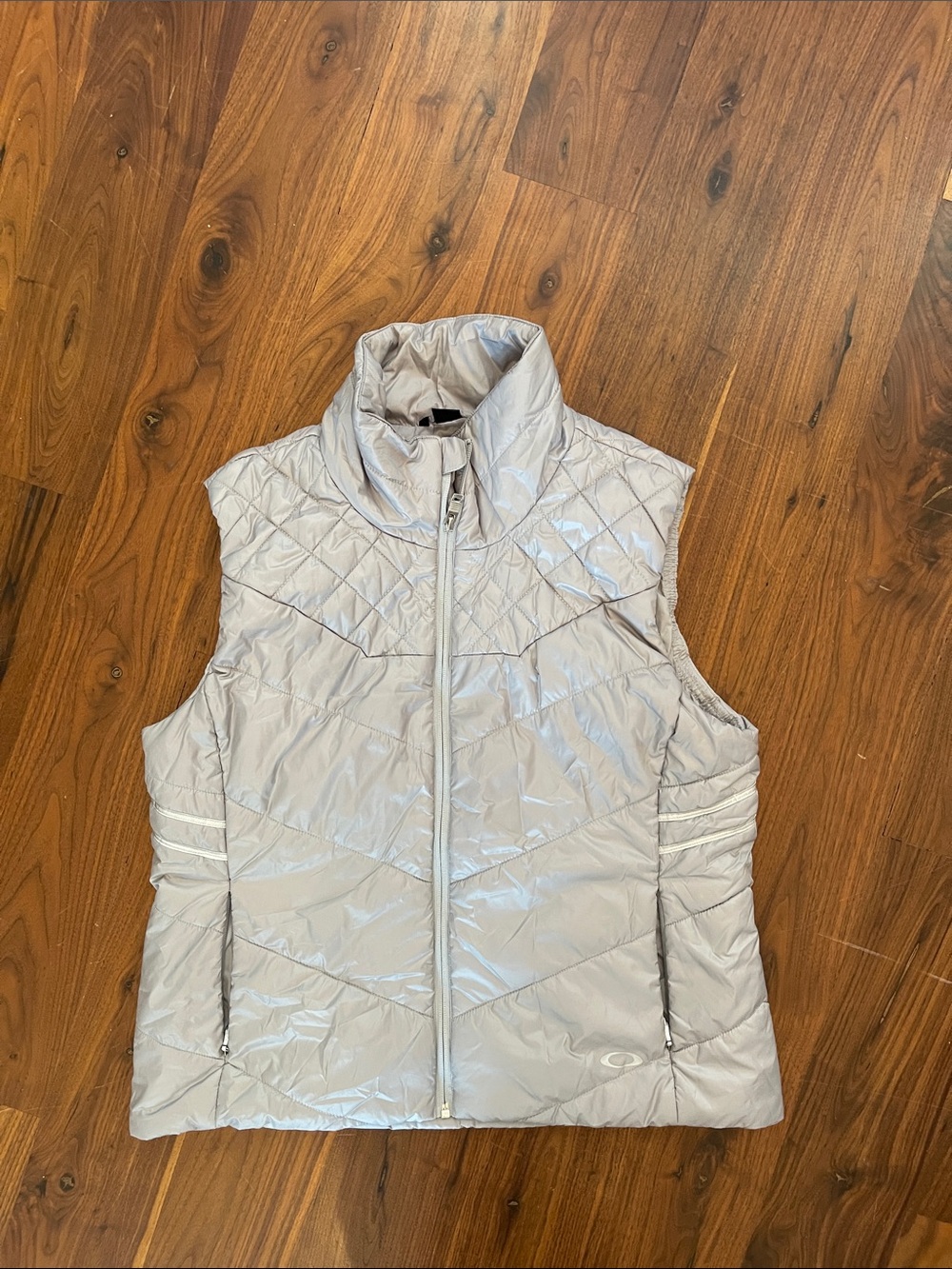 Oakley Silver Quilted Women's Packable Vest